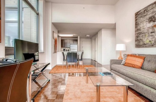 Hudson Exchange Apartment | Spacious 2BR | Full Kitchen | Minutes to PATH | Jersey City by GLS