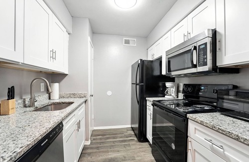 Southridge Apartment | Spacious 2BR Furnished Apartment I Pool