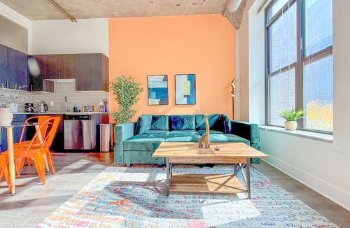 Near South Side Apartment | Spacious 2BR Group Retreat Near McCormick Place
