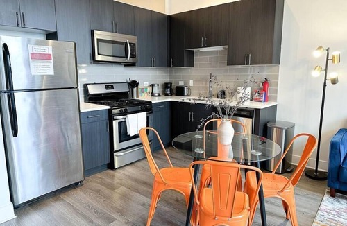 Near South Side Apartment | Spacious 2BR Group Retreat Near McCormick Place