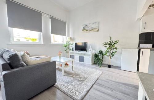 Joppa Apartment | Spacious 2BR Home by Portobello Beach