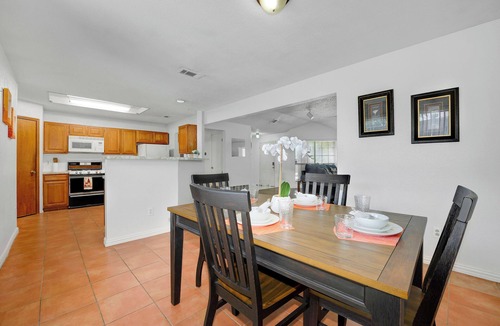 Buckner Terrace - Everglade Park House | Spacious 2BR home near Downtown Dallas