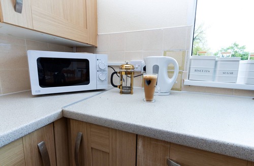 Whitestake House | Spacious 2BR Home with Free Parking