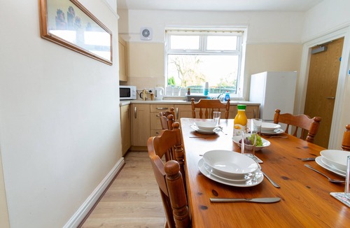 Whitestake House | Spacious 2BR Home with Free Parking