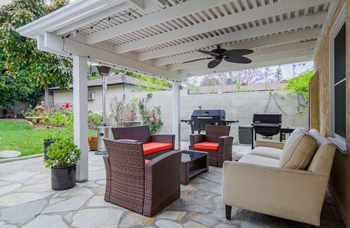 Westchester House | Spacious 2BR House near LAX/beach/So-fi Stadium/forum