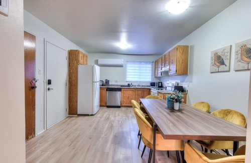 Pierrefonds-Roxboro Apartment | Spacious 2BR in MTL with included parking spot