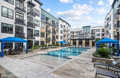 Texas Medical Center Apartment | Spacious 2BR @ Med Center MD Anderson Gated Walking Distance to 2BR Pool & Gym