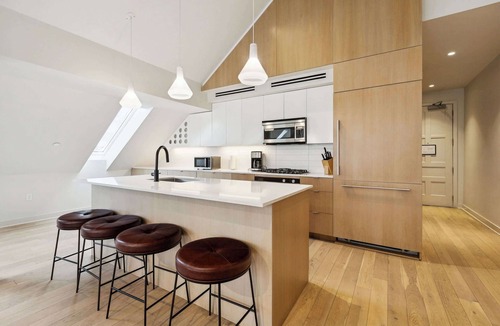 Tulane - Gravier Apartment | Spacious 2BR Near French Quarter & CBD | Gated Parking