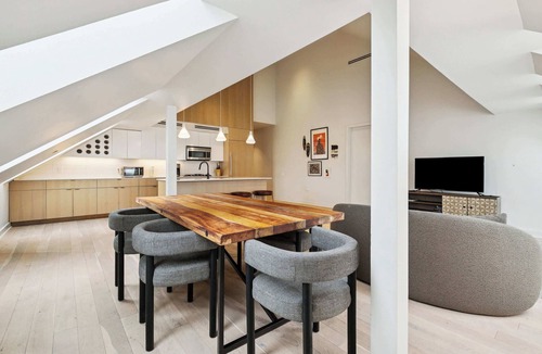 Tulane - Gravier Apartment | Spacious 2BR Near French Quarter & CBD | Gated Parking