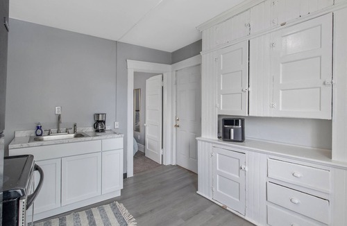 Southside Apartment | Spacious 2BR Near Syracuse Uni, Zoo & Downtown