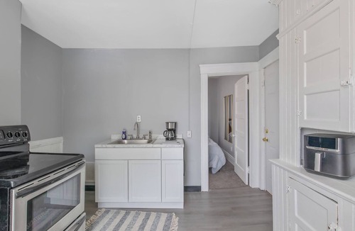 Southside Apartment | Spacious 2BR Near Syracuse Uni, Zoo & Downtown