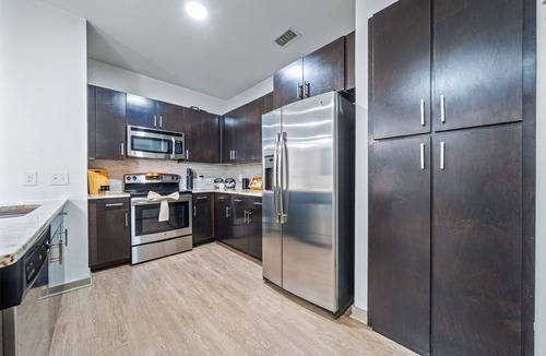 North Burnet Apartment | Spacious 2BR Near The Domain — Sleeps 8