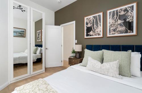 Palmerston Apartment | Spacious 2BR near UofT and College