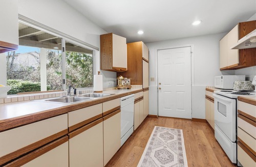 Newport Apartment | Spacious 2BR Retreat Fireplace Private Entry Pets Welcome