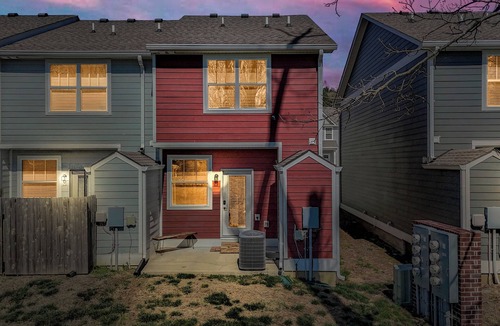 Antioch House | Spacious 2BR Retreat Minutes to DT Nashville