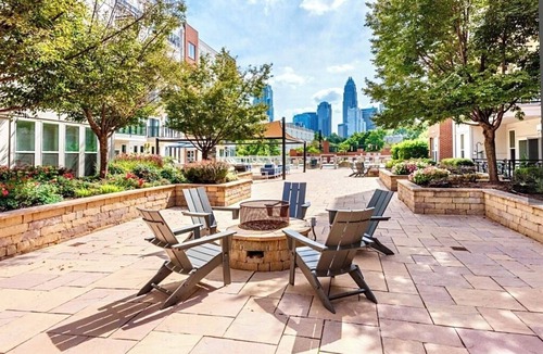 Third Ward Apartment | Spacious 2BR Uptown Luxury Escape
