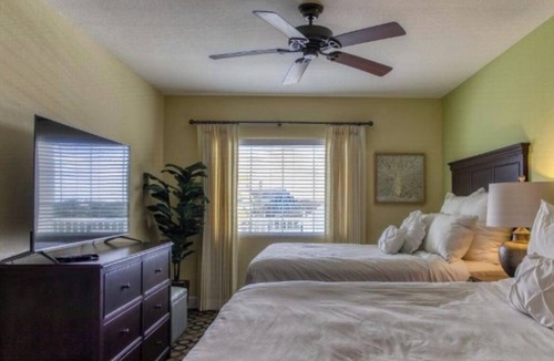 Indian Rocks Beach Resort | Spacious 2BR Condo at Harbourside Resort, Walk to Beach