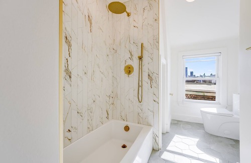 Weehawken Apartment | Spacious 2BR Apartment, 10 min to Time Square!