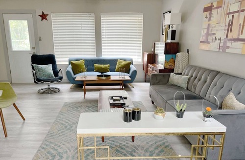 Westwood Heights House | Spacious 3/4 bed 3 bath house in S. Austin