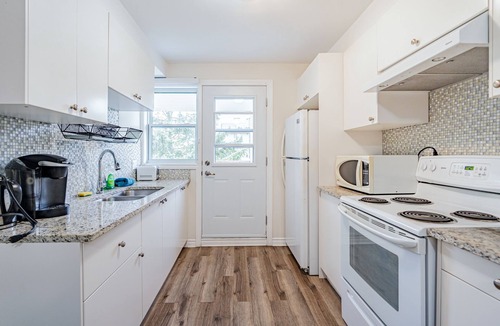 Lachine Apartment | Spacious 3 bdr apartment , Free parking