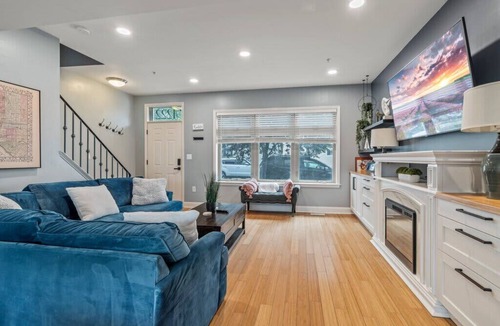 Point Breeze House | Spacious 3 BDR Home | Home Theatre | Pool Table