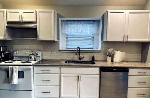 Live Oak House | Spacious 3 BDRM for 9 - SA & NB