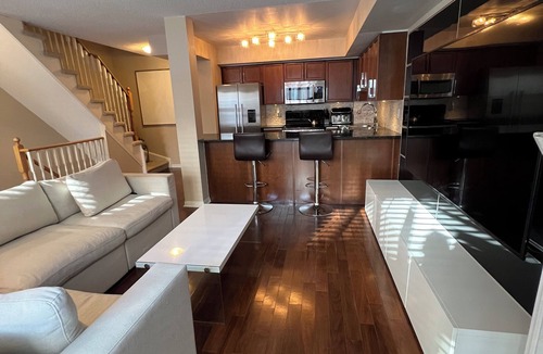 Parkdale House | Spacious 3 Bdrm Townhome in Liberty Village