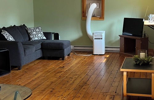 Richfield Springs Apartment | Spacious 3-bedroom apartment with WiFi, AC in Richfield Spring