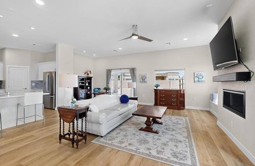 Rio Rancho House | Spacious 3 Bed/2 Bath with open floor plan. Garage included. Small Dogs OK