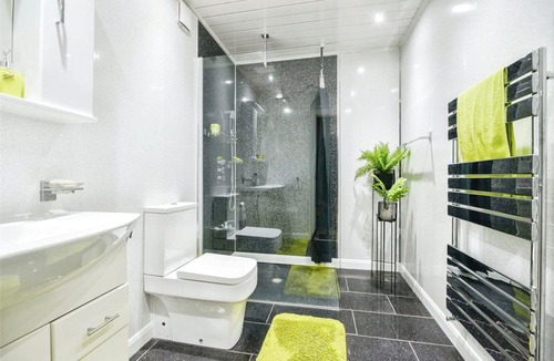 Middlesbrough House | Spacious 3 Bed 2 Baths Free WiFi Central Location