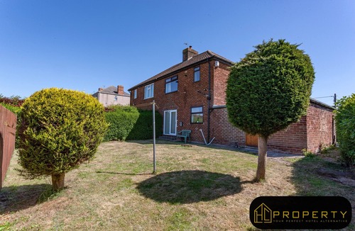 Coxhoe Apartment | Spacious 3 bed, 2 min drive from amazon and A1