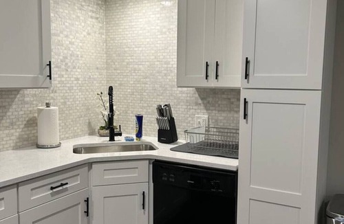 Amherst Apartment | *Spacious 3 bed/3 bath apartment near airport/UB*