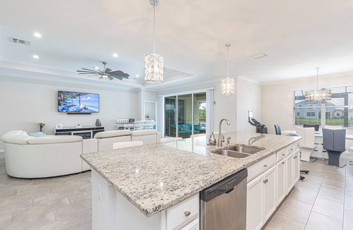 Rural Estates House | Spacious 3 Bed/3 Bath Pool Home