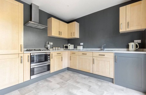 West Putney Apartment | Spacious 3 Bed Flat Putney