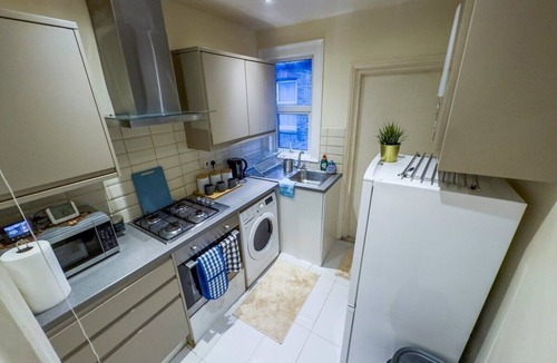 Stonebridge Apartment | Spacious 3 Bed Flat in Wembley with Private Garden