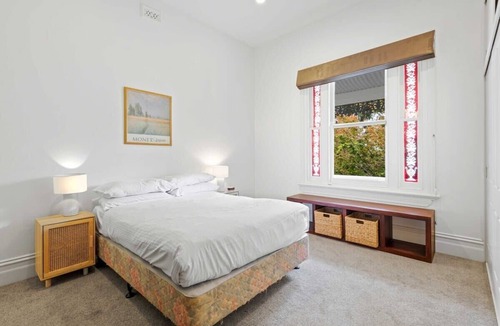 Kensington House | Spacious 3-Bed Home near Flemington Racecourse