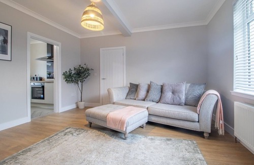 Airdrie House | Spacious 3-Bed Home in Airdrie