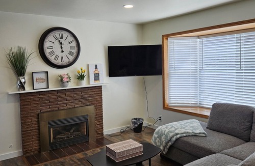 Des Moines House | Spacious 3 Bed Home Near Beach