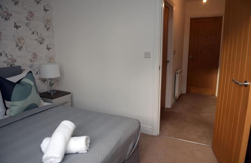 Cribbs Causeway House | Spacious 3 Bed House in Bristol