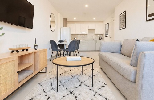 Leeds Apartment | Spacious 3 Bed | Leeds | Contractors