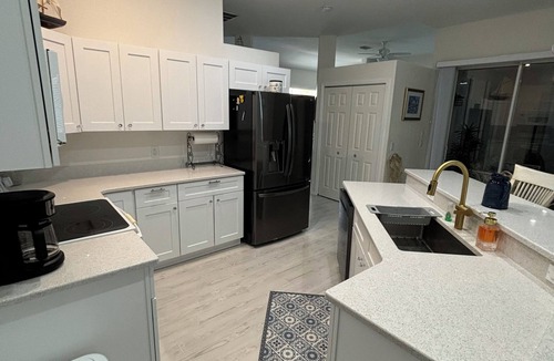 Long Meadow House | Spacious 3-Bed Oasis with Granite Finishes & Pool