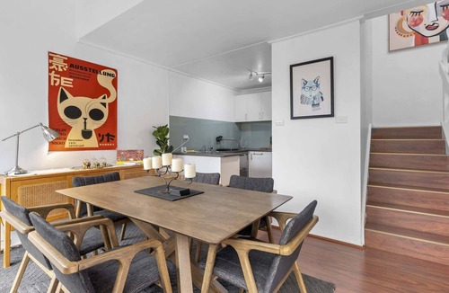 Maribyrnong House | Spacious 3-Bed Townhouse with Courtyard