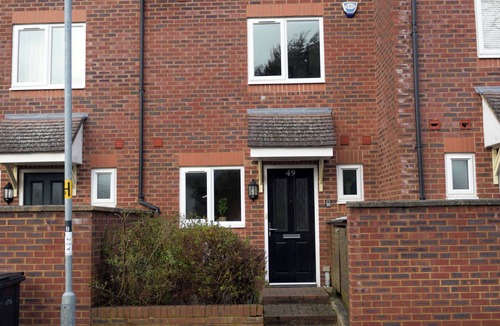 Cribbs Causeway House | Spacious 3 bed town house in Bristol.