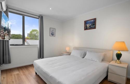 Coburg Apartment | Spacious 3-Bed Townhouse in Coburg