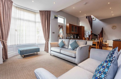 South Shields House | Spacious 3 Bedroom Home in South Shields by Beach