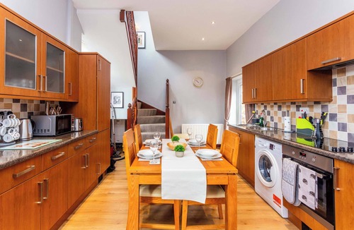 South Shields House | Spacious 3 Bedroom Home in South Shields by Beach