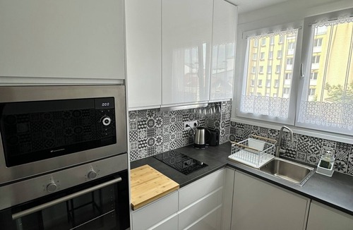 Aubervilliers Apartment | Spacious 3-bedroom near Paris - Private parking - Netflix