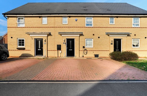 Peterborough House | Spacious 3 Bedroom House in Peterborough
