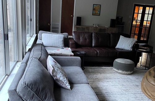 Apple Hill House | Spacious 3 bedroom House Among the Trees