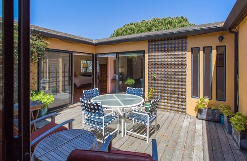 Stinson Beach House | Spacious 3 bedroom home on Seadrift Lagoon